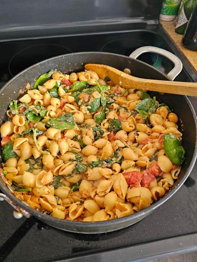 Creamy Tomato Spinach Pasta