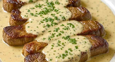 Juicy Steak with Creamy Garlic Sauce Recipe
