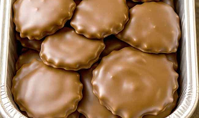Homemade Turtle Candy With Pecans and Caramel Recipe