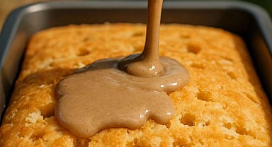 Cinnamon Roll Poke Cake Recipe