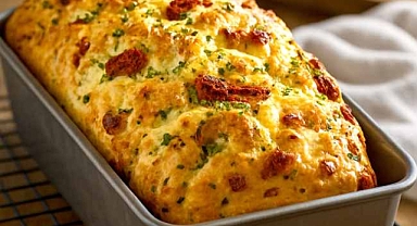 Oven Baked Sun-Dried Tomato and Herb Bread Recipe