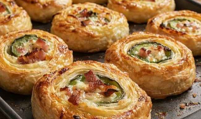 Jalapeño Popper Bacon Pinwheels Recipe