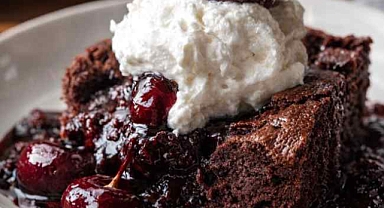 2-Ingredient Slow Cooker Cherry Cola Cake Recipe