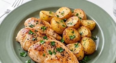 Slow Cooker 5-Ingredient Chicken and Potatoes Recipe