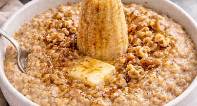 Inside-Out Banana Bread Oatmeal Bowl Recipe