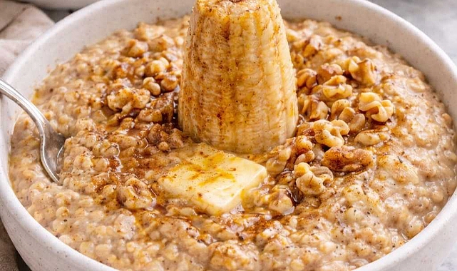 Inside-Out Banana Bread Oatmeal Bowl Recipe