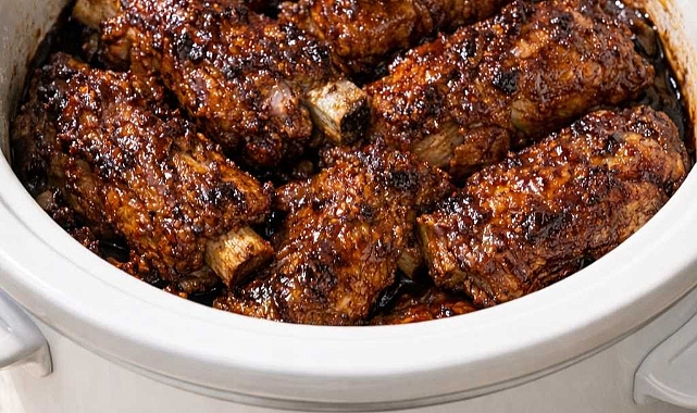 Slow Cooker 4-Ingredient Amish Country Ribs Recipe