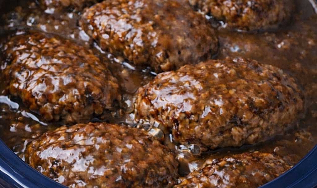 Slow Cooker 4-Ingredient Poor Man’s Steak Recipe