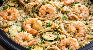 Slow Cooker Garlic Butter Shrimp Linguine Recipe