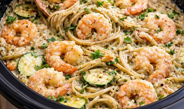 Slow Cooker Garlic Butter Shrimp Linguine Recipe