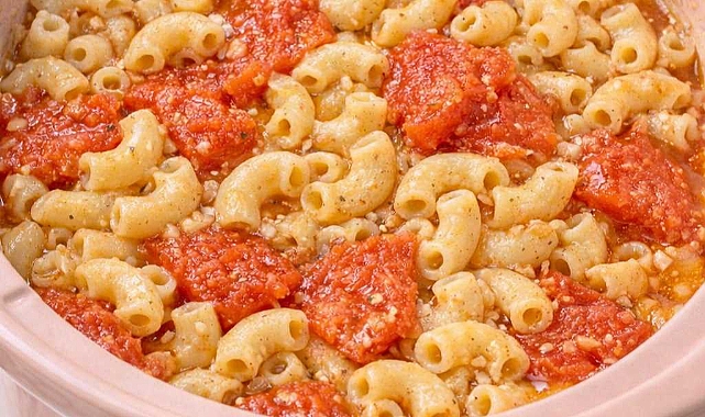 3-Ingredient Macaroni and Tomatoes Recipe