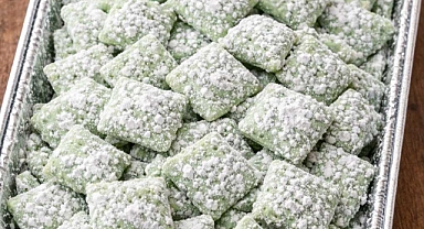 3-Ingredient Mint Chocolate Muddy Buddies Recipe