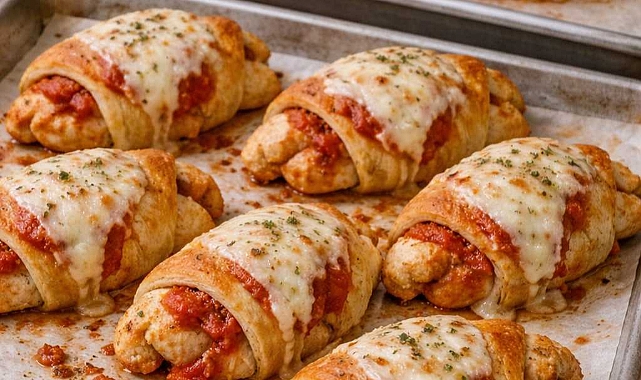 4-Ingredient Chicken Parmesan Crescent Bundles Recipe