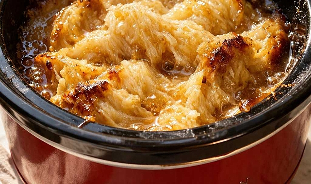 4-Ingredient Slow Cooker Vanilla Pudding Cake Recipe