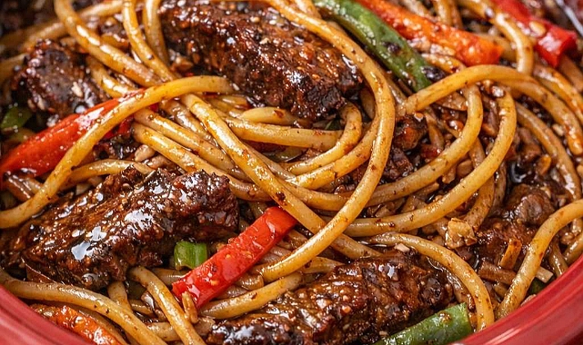 5-Ingredient Slow Cooker Pork Lo Mein Recipe