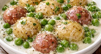 Amish Creamed Peas and Baby Potatoes Recipe