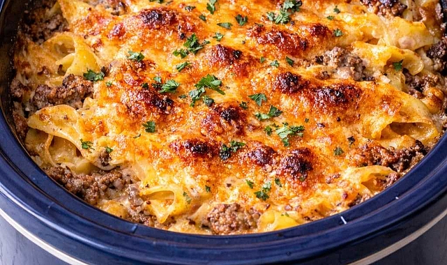 Amish Hamburger Noodle Bake Recipe