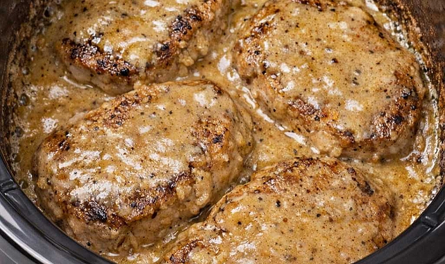 Slow Cooker 3-Ingredient Gravy Pork Chops Recipe