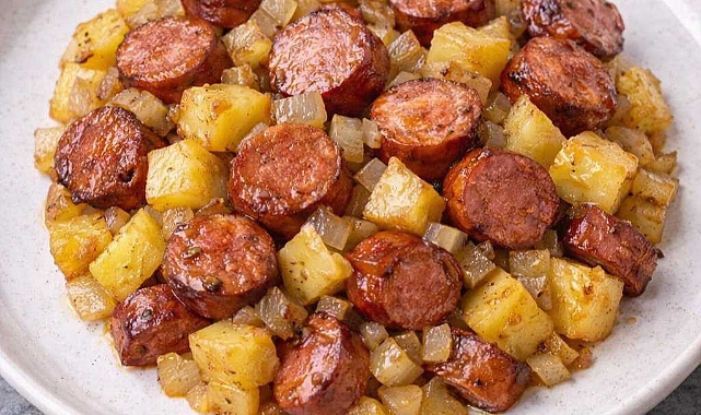 Slow Cooker 3-Ingredient Hot Dog Hash Recipe