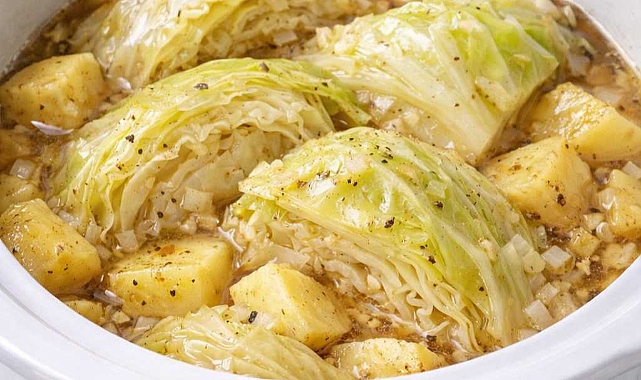 Slow Cooker 4-Ingredient Cabbage and Potatoes Recipe