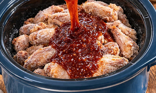 3-Ingredient Slow Cooker Poor Man's Tax Day Wings Recipe