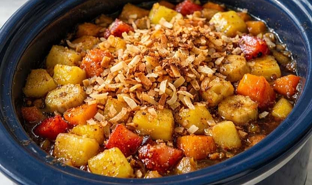 4-Ingredient Slow Cooker Tropical Fruit Bake Recipe