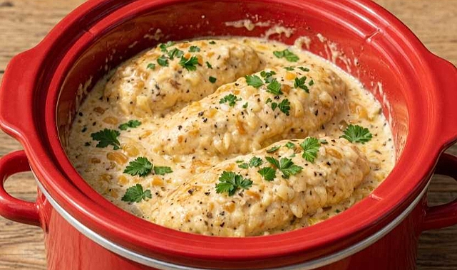 5-Ingredient Slow Cooker Retro Cream Chicken Recipe