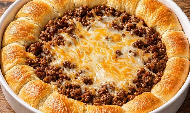 Cheesy Taco Crescent Pie Recipe