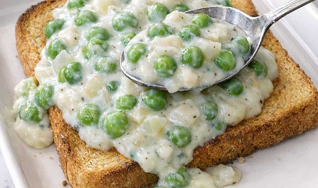 Creamed Peas on Toast Recipe