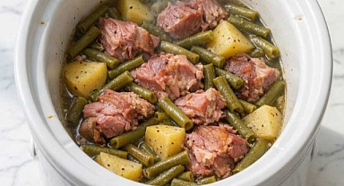 Slow Cooker Amish Ham and Green Beans Recipe