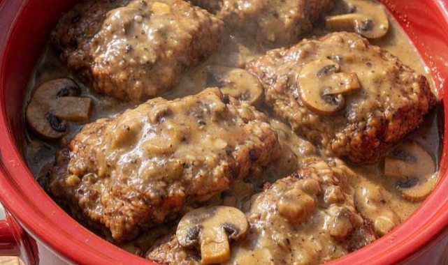 Slow Cooker Light Mushroom Cube Steak Recipe