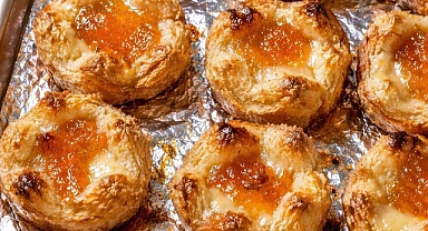 Southern 3-Ingredient Peach Brie Bites Recipe