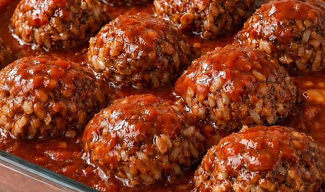 Oven-Baked 4-Ingredient Amish Porcupine Meatballs Recipe