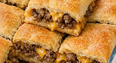 Oven-Baked 4-Ingredient Beef Crescent Squares Recipe