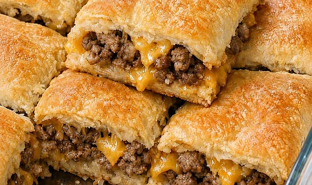 Oven-Baked 4-Ingredient Beef Crescent Squares Recipe