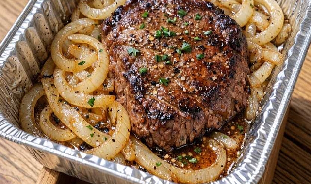 Oven-Baked Beef Steak and Onion Foil Bake Recipe