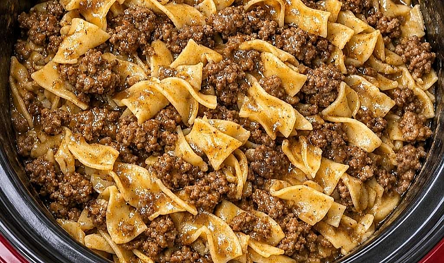 Slow Cooker 4-Ingredient Amish Ground Beef Noodles Recipe