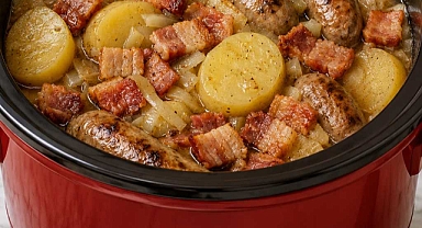 Slow Cooker 4-Ingredient Dublin Coddle Recipe