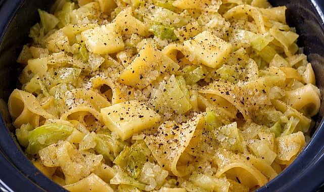 Slow Cooker Amish Cabbage and Noodles Recipe