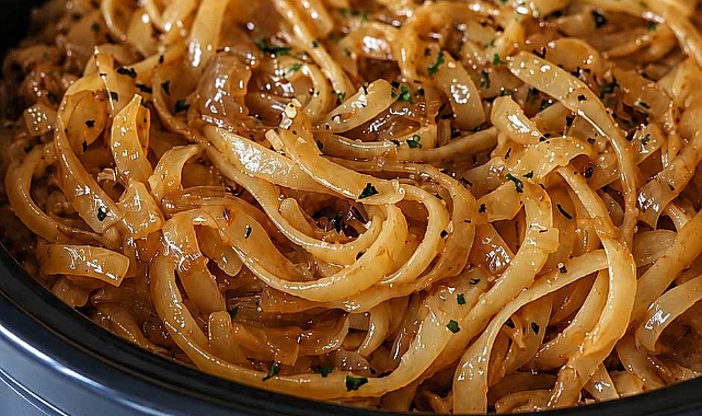 Slow Cooker Caramelized Onions Pasta Recipe