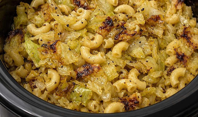 Slow Cooker Poor Man Cabbage and Macaroni Recipe