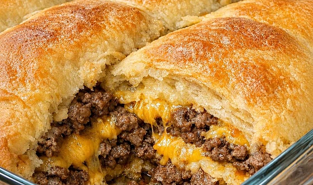4-Ingredient Beef Crescent Bake Recipe