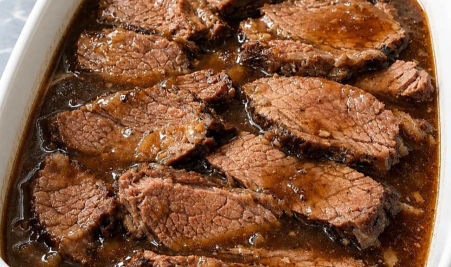 Oven-Baked 3-Ingredient Au Jus Roast Beef Recipe