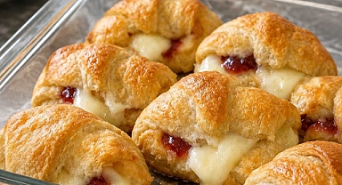 Oven-Baked 3-Ingredient Crescent Brie Bites Recipe