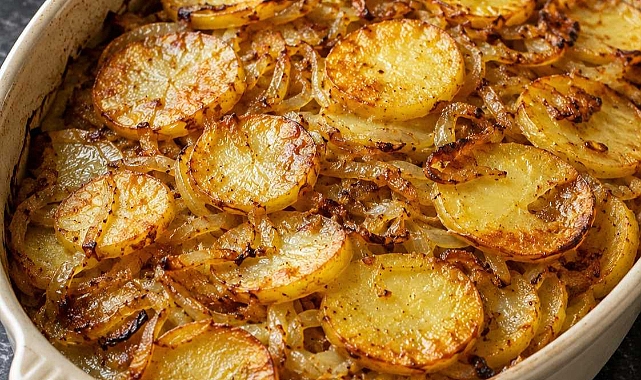 Oven Baked 3-Ingredient Lyonnaise Potatoes Recipe
