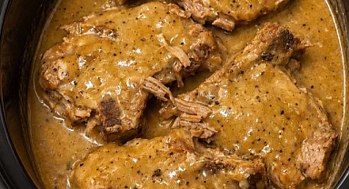 Slow Cooker 3-Ingredient Pork Chops and Gravy Recipe
