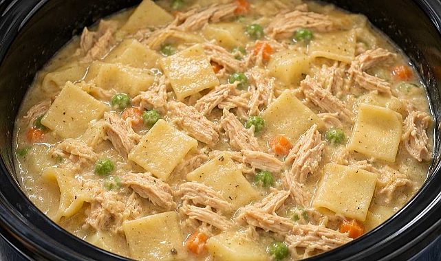 Slow Cooker 4-Ingredient Amish Chicken Pot Pie Recipe