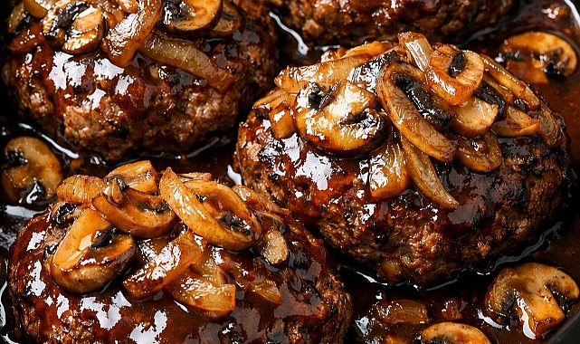 Slow Cooker 5-Ingredient Steakhouse Burgers Recipe