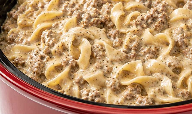 Slow Cooker Amish Cream Cheese Beef and Noodles Recipe