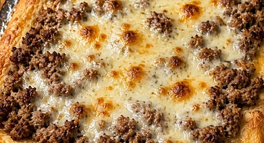 Oven-Baked 4-Ingredient Beef Crescent Flatbread Recipe